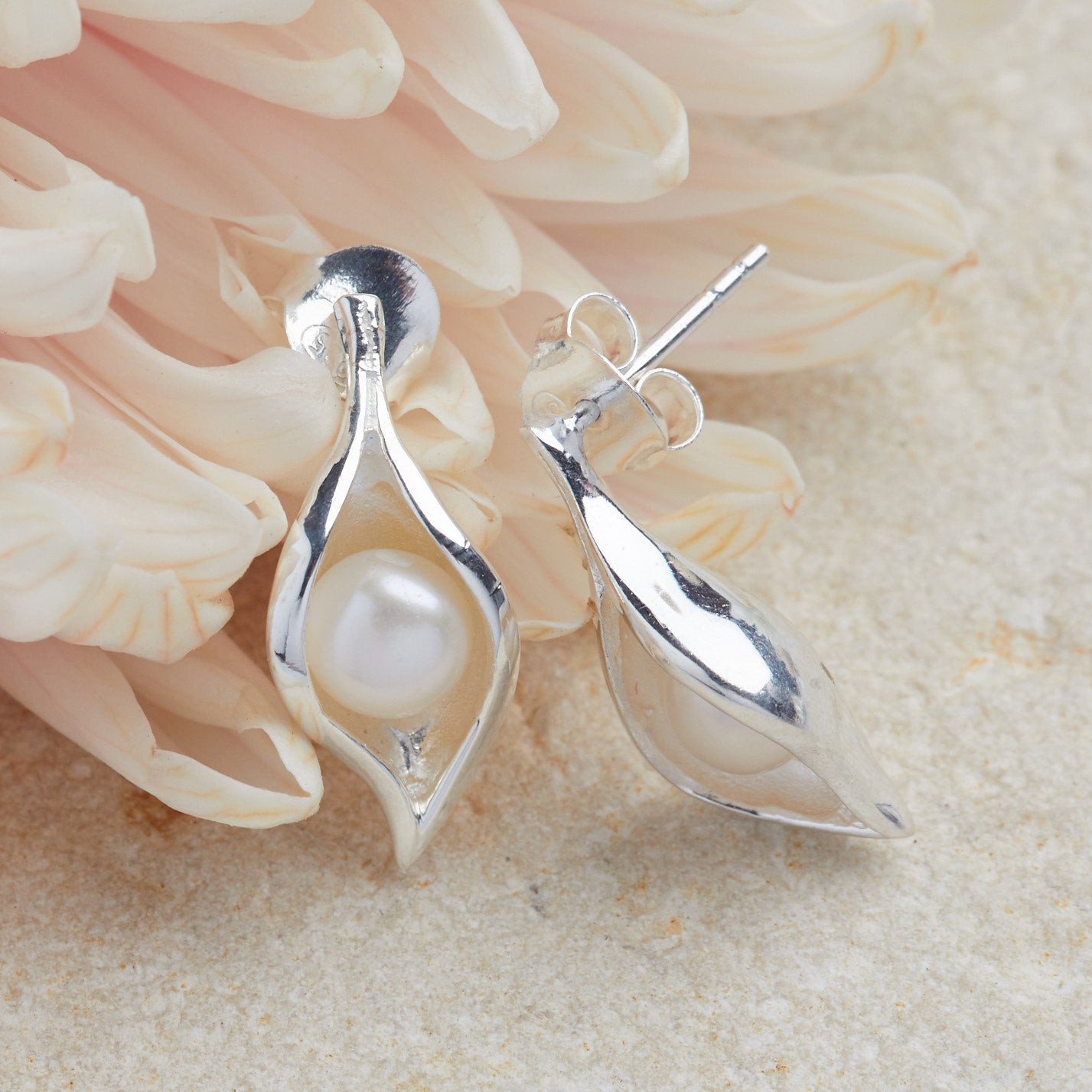 Venus Pearl Earrings Silver